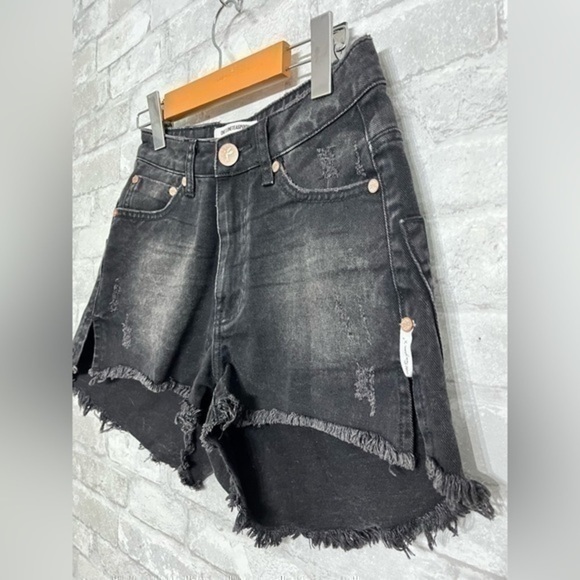 ONE TEASPOON | Bonita Black High Waist Denim  Short raw hem - size 24 - waist 26 - Picture 4 of 9